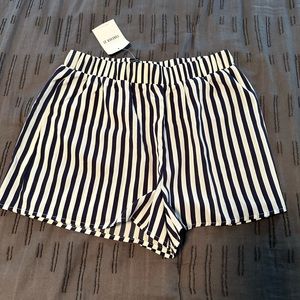 Forever 21 strips shorts brand new with tag